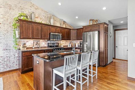 2793 Creekview Trail Palo IA 52324