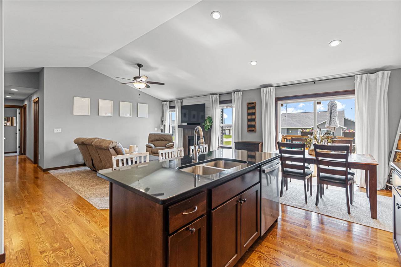 2793 Creekview Trail Palo IA 52324
