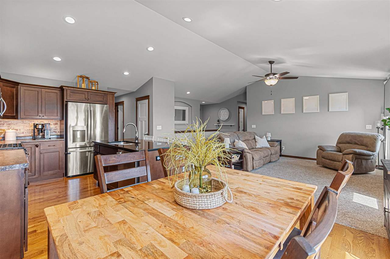 2793 Creekview Trail Palo IA 52324