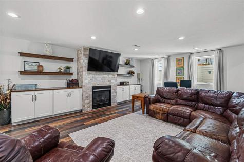 2793 Creekview Trail Palo IA 52324