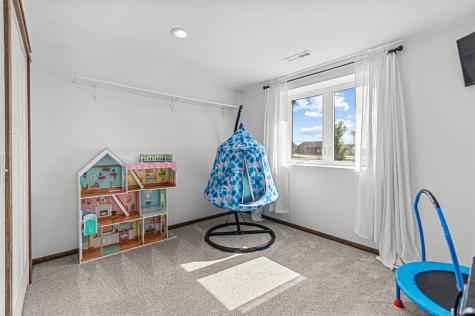 2793 Creekview Trail Palo IA 52324