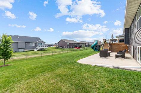 2793 Creekview Trail Palo IA 52324