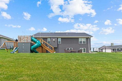 2793 Creekview Trail Palo IA 52324