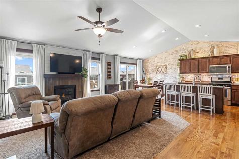 2793 Creekview Trail Palo IA 52324