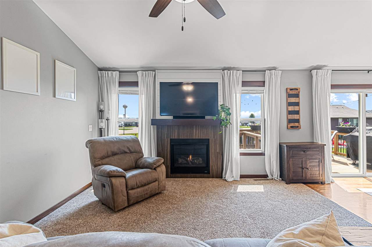 2793 Creekview Trail Palo IA 52324
