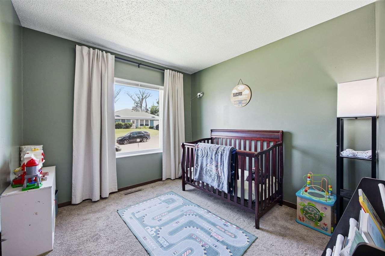 3803 Blue Mound Drive NE Cedar Rapids IA 52402