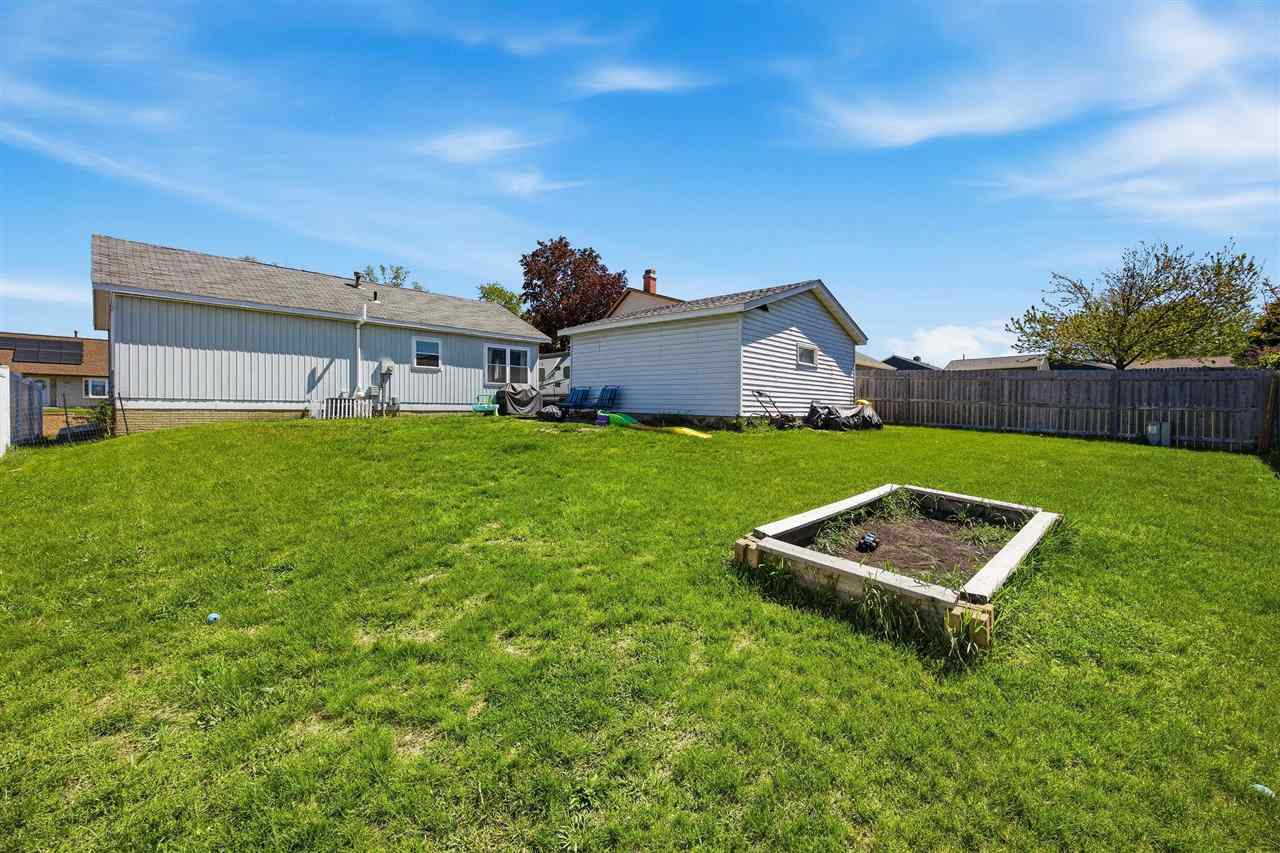 3803 Blue Mound Drive NE Cedar Rapids IA 52402