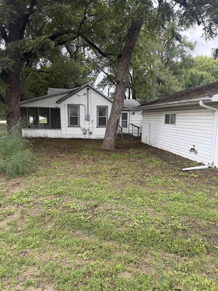 1102 2nd Avenue Fredonia IA 52738