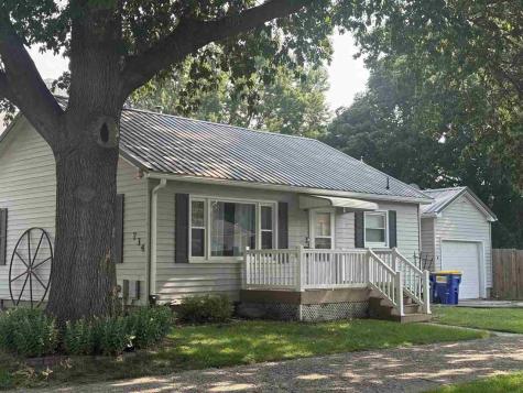 734 S 4th Avenue Washington IA 52353-9317
