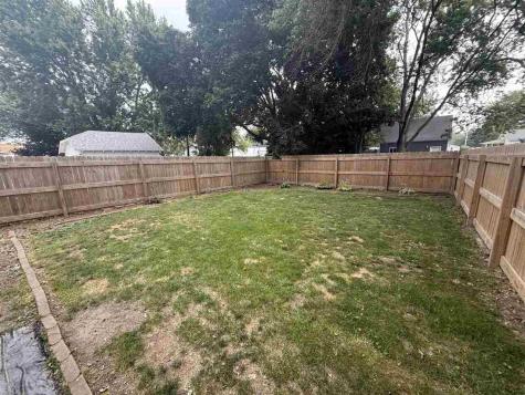 734 S 4th Avenue Washington IA 52353-9317