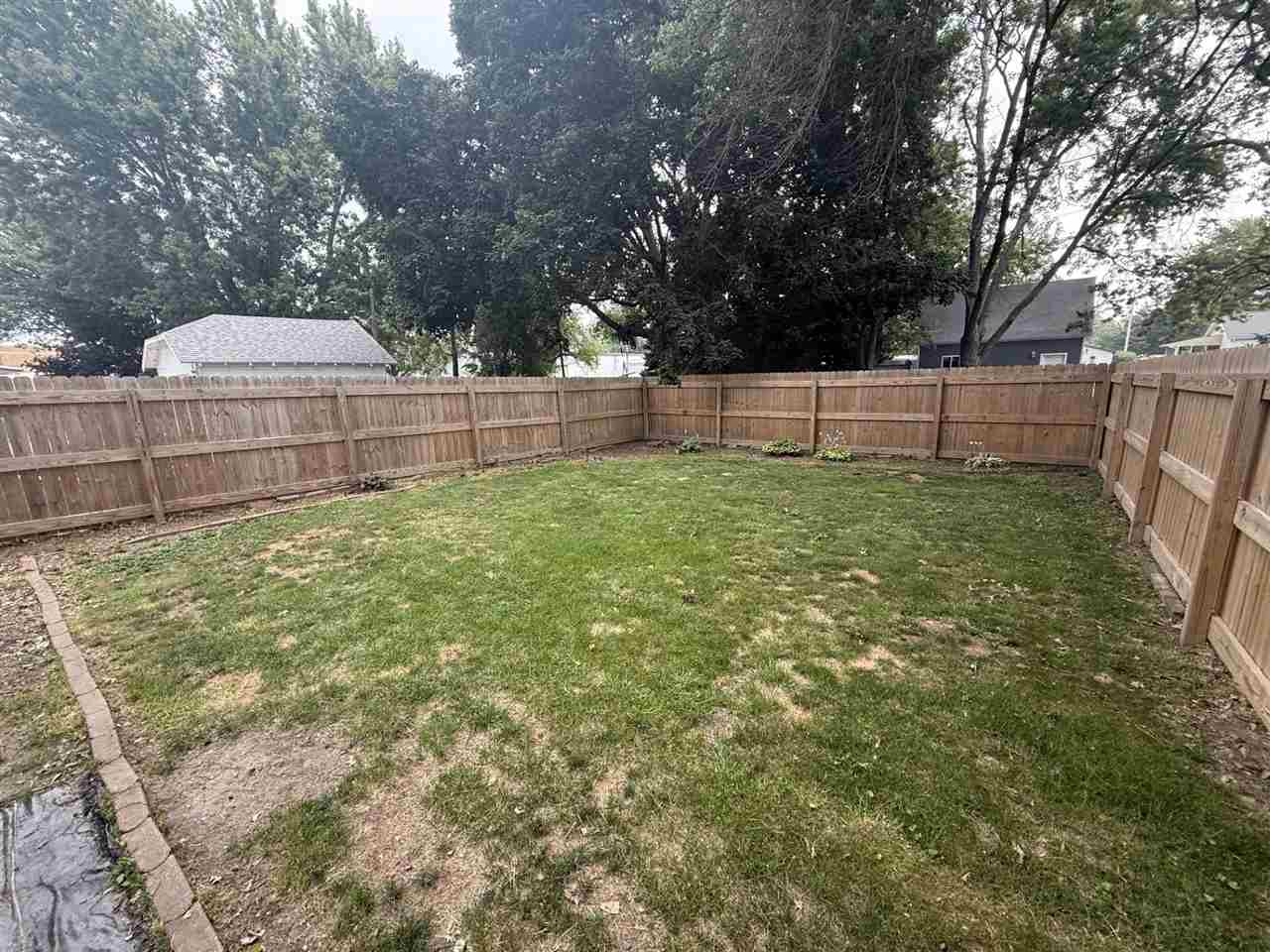 734 S 4th Avenue Washington IA 52353-9317