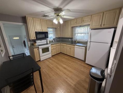 734 S 4th Avenue Washington IA 52353-9317