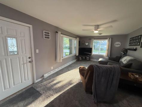 734 S 4th Avenue Washington IA 52353-9317