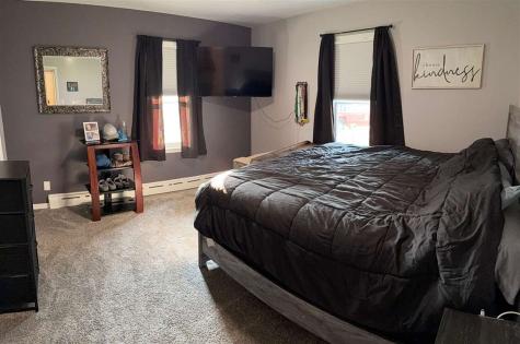 734 S 4th Avenue Washington IA 52353-9317