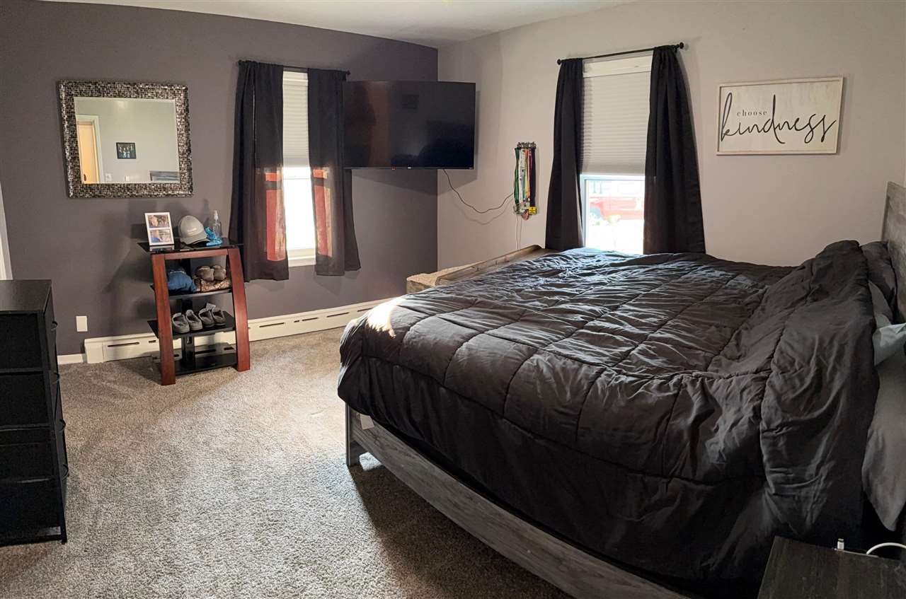 734 S 4th Avenue Washington IA 52353-9317