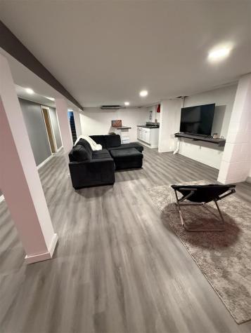 734 S 4th Avenue Washington IA 52353-9317