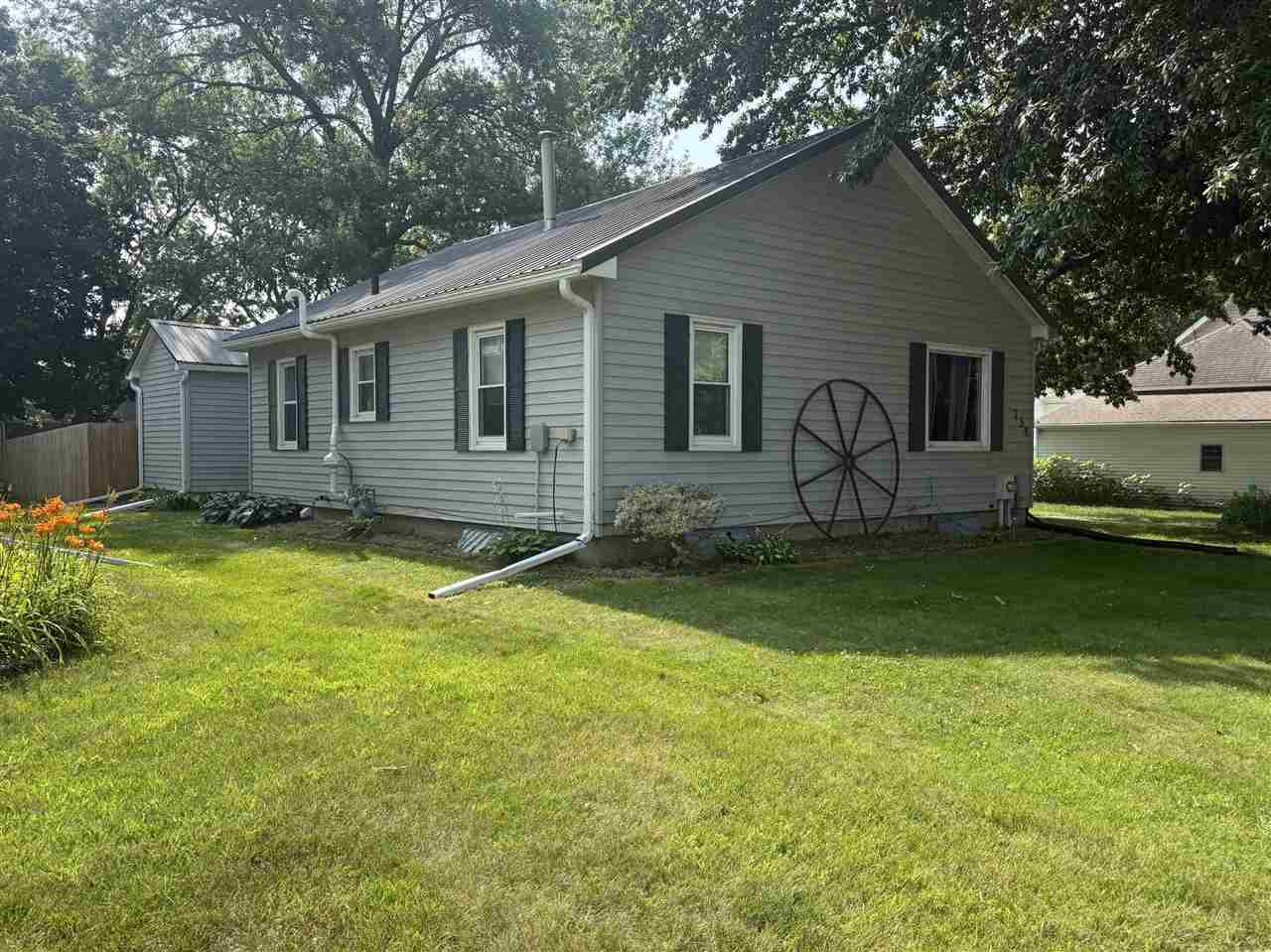 734 S 4th Avenue Washington IA 52353-9317
