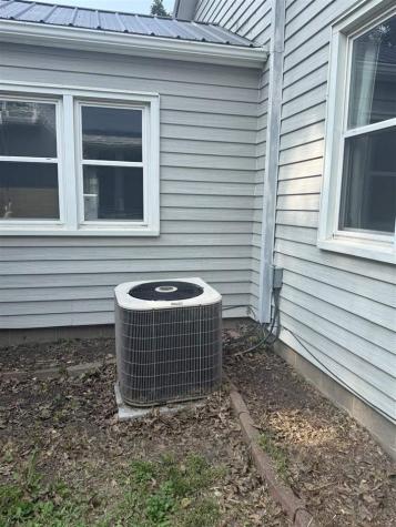 734 S 4th Avenue Washington IA 52353-9317