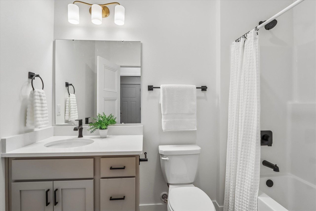 1100 Switchgrass Lane Ely IA 52227