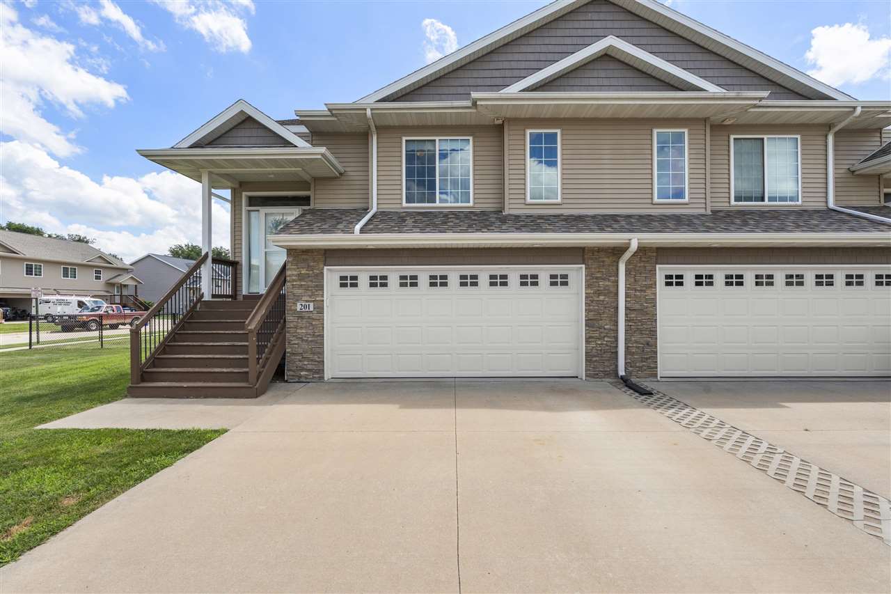 201 Sierra Park Drive Hills IA 52235