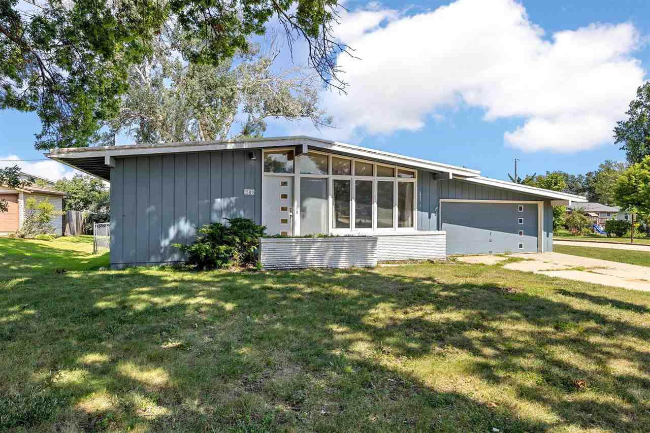 2500 Falbrook Drive Cedar Rapids IA 52402