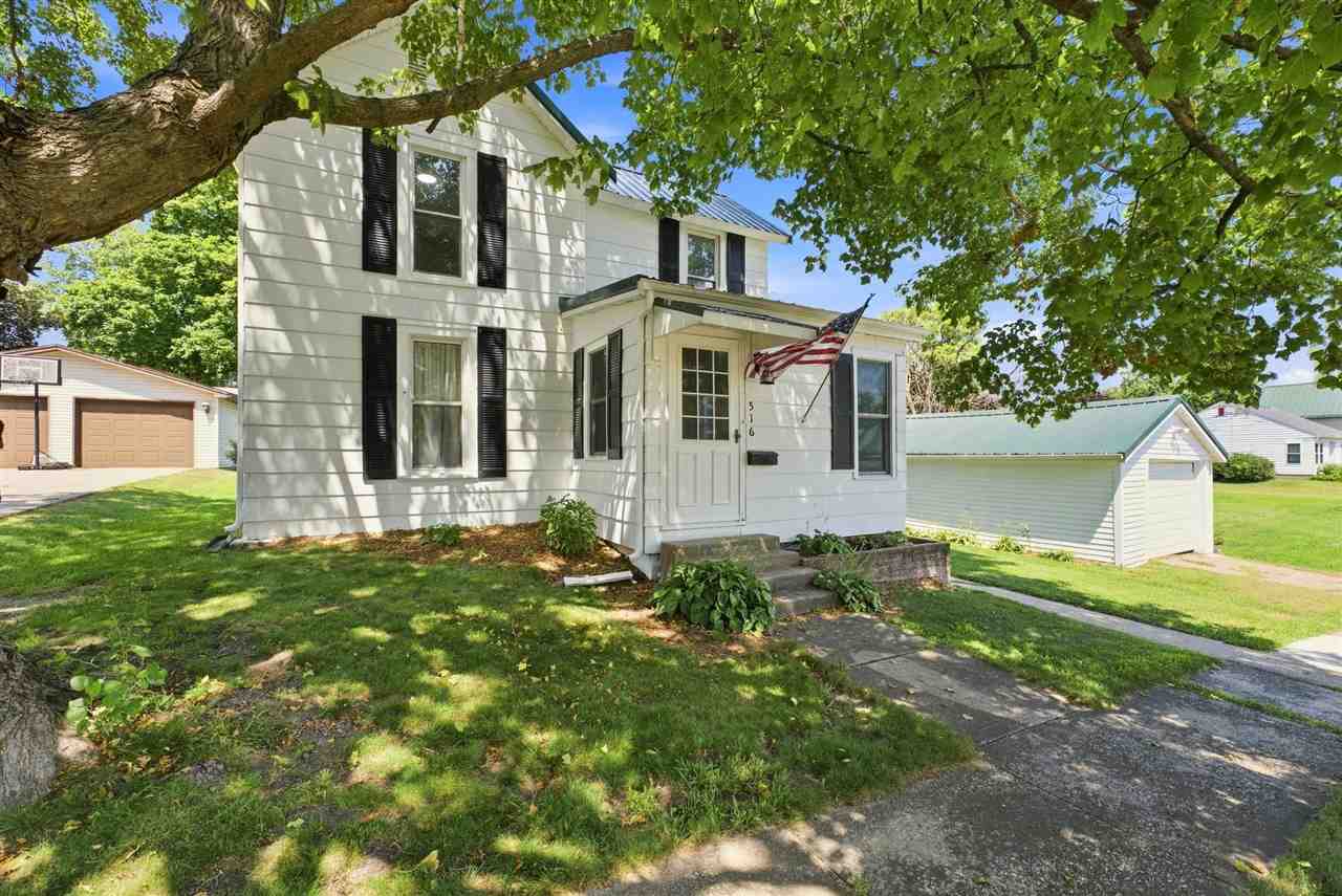 516 Lincoln Street Ainsworth IA 52201