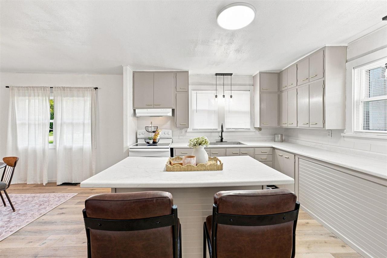 516 Lincoln Street Ainsworth IA 52201