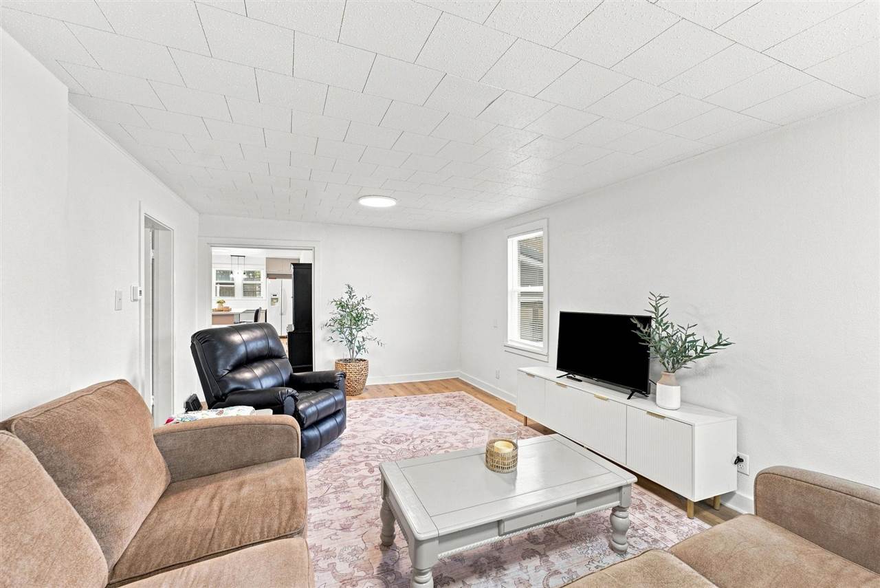 516 Lincoln Street Ainsworth IA 52201