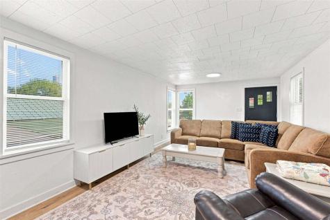 516 Lincoln Street Ainsworth IA 52201