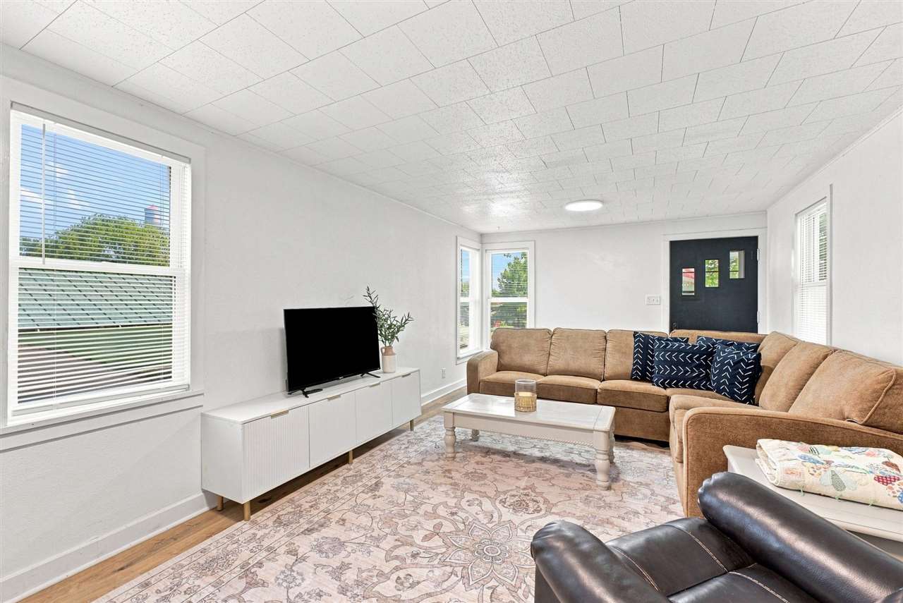 516 Lincoln Street Ainsworth IA 52201