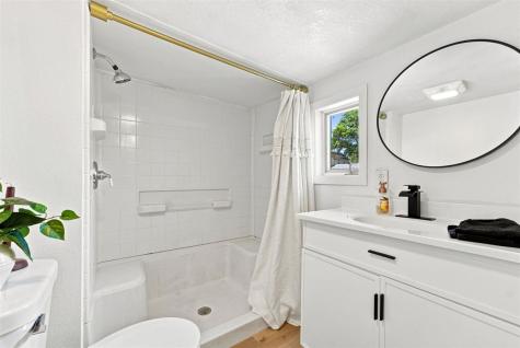 516 Lincoln Street Ainsworth IA 52201