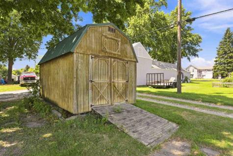 516 Lincoln Street Ainsworth IA 52201
