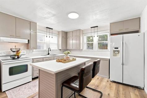 516 Lincoln Street Ainsworth IA 52201