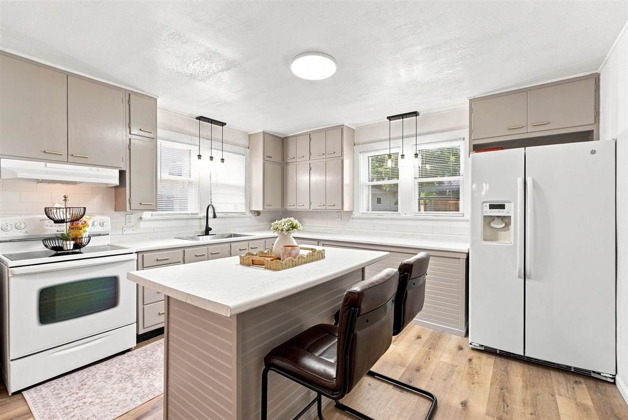 516 Lincoln Street Ainsworth IA 52201