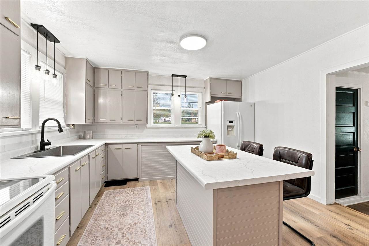 516 Lincoln Street Ainsworth IA 52201