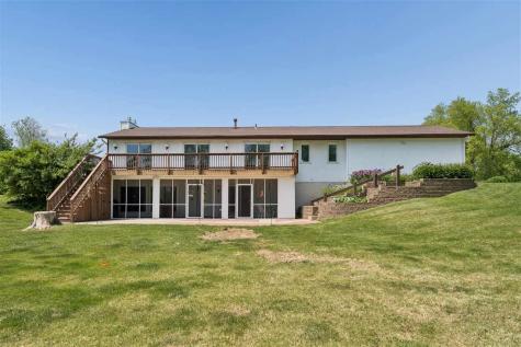 10611 Hawks Haven Road Cedar Rapids IA 52411