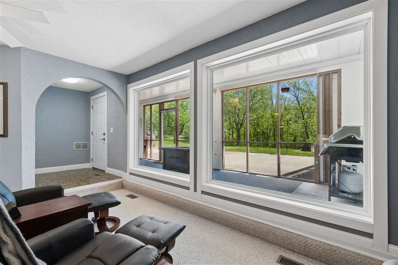10611 Hawks Haven Road Cedar Rapids IA 52411