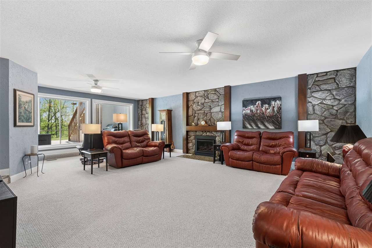10611 Hawks Haven Road Cedar Rapids IA 52411