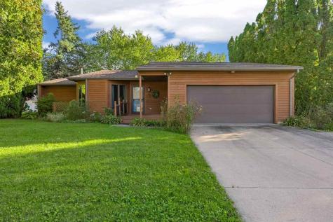 102 Elizabeth Drive Tipton IA 52772