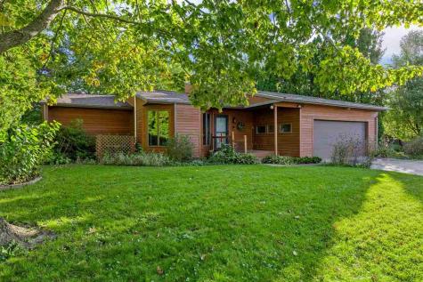 102 Elizabeth Drive Tipton IA 52772