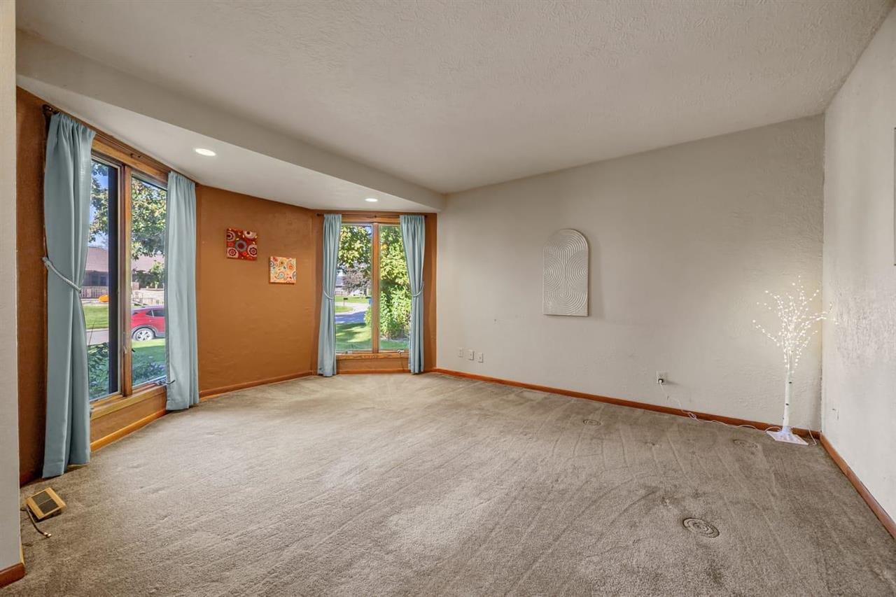 102 Elizabeth Drive Tipton IA 52772