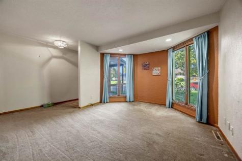 102 Elizabeth Drive Tipton IA 52772