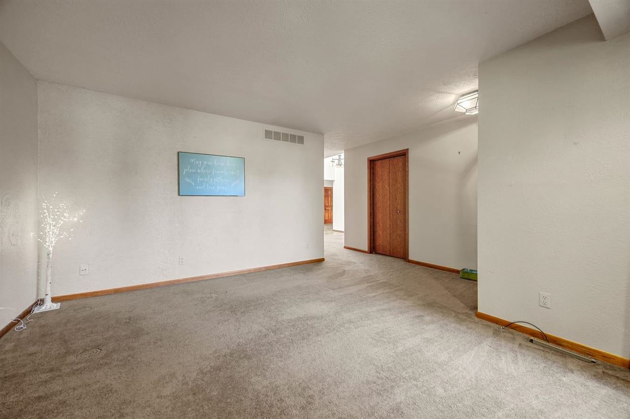 102 Elizabeth Drive Tipton IA 52772