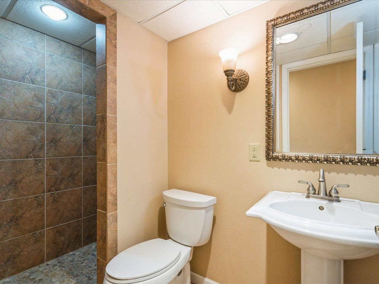 10101 Hall Road Cedar Rapids IA 52411