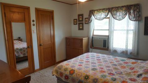 520 Washington Avenue Nichols IA 52766