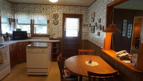 520 Washington Avenue Nichols IA 52766