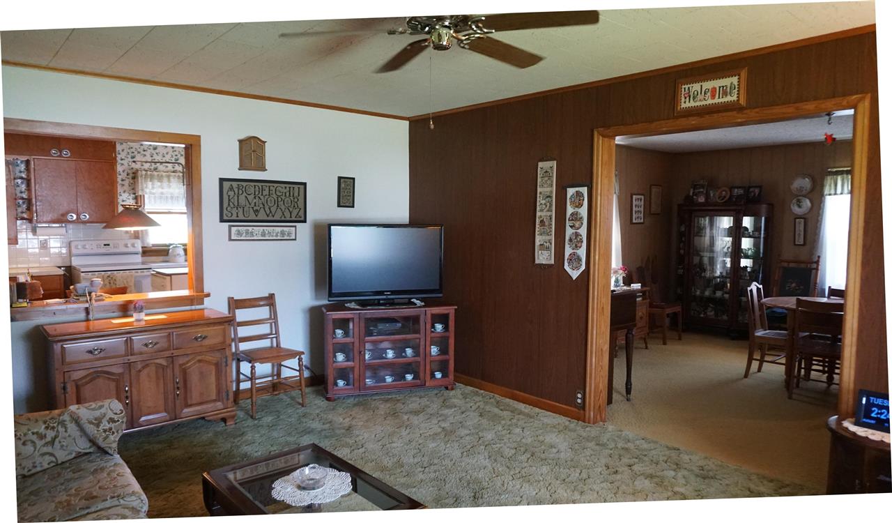 520 Washington Avenue Nichols IA 52766