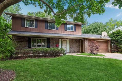131 S Mount Vernon Drive Iowa City IA 52245