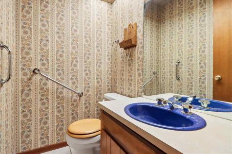 131 S Mount Vernon Drive Iowa City IA 52245
