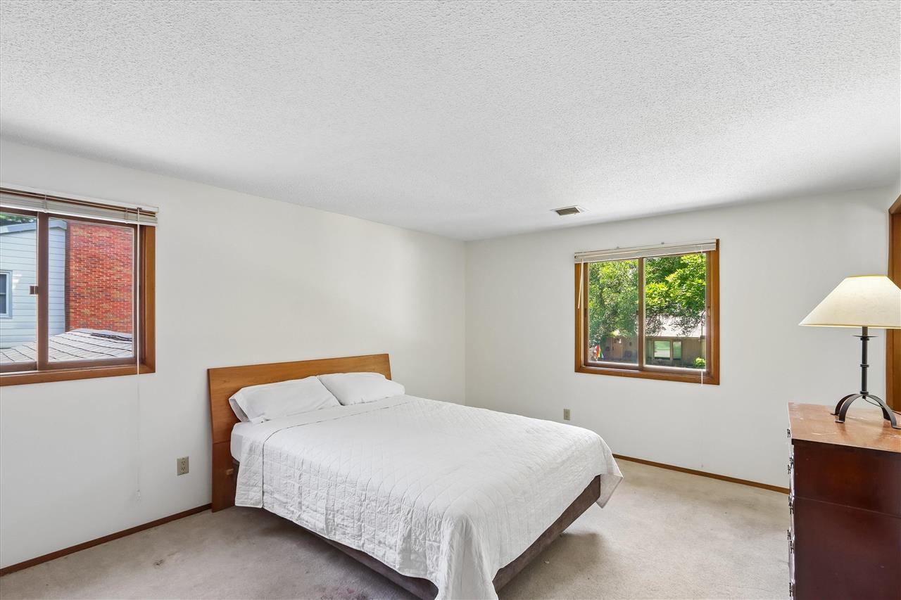 131 S Mount Vernon Drive Iowa City IA 52245